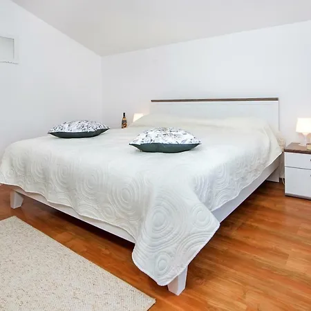 Len Apartment