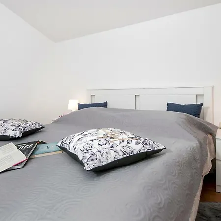 Len Apartment *